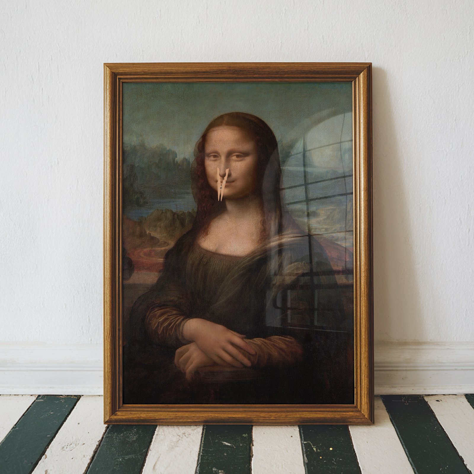 Mona Lisa Clothespin Bathroom Print - Image 2